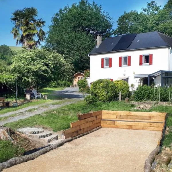 Viesnīca "Chez Naty" chambres d'hôtes au Pays-Basque pilsētā Barcus