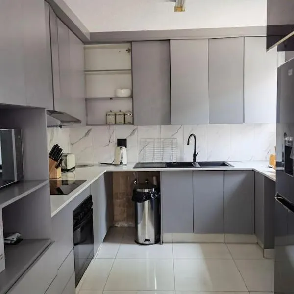 Beautiful apartment behind Illanga Mall, hotel a Mataffin