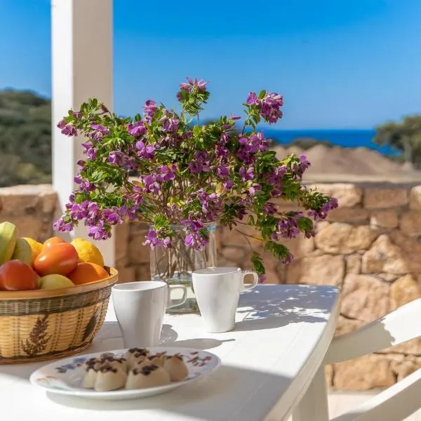 Sardegna Isola Rossa Casa Mirta vista mare e wifi, hotel i Isola Rossa