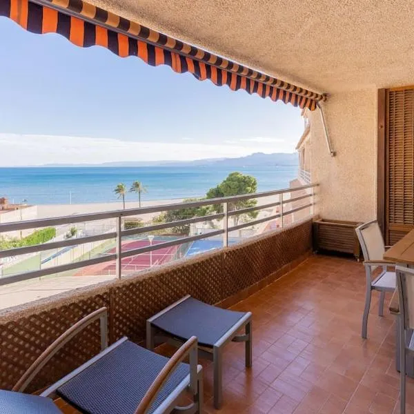 Seaview Getaway: Beach Access, Pool & Tennis Court, hotel v destinácii Faro de Cullera