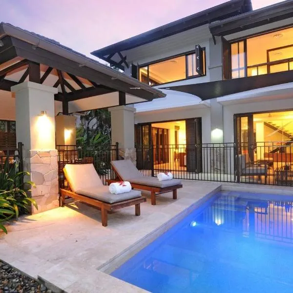 The Villa at Temple - A Luxury Resort Hideaway, hotel v destinaci Port Douglas