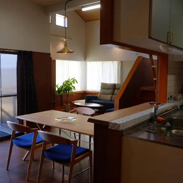 ワタリグラスハウス, hotel v destinaci Gamō