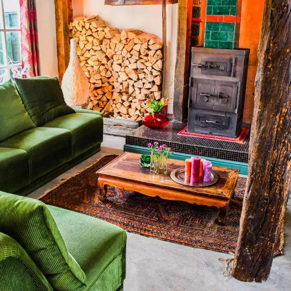 BoHo Experience Wellness, Jacuzzi, Sauna, BBQ, Garden, Sleeps 10, hotel in Kockengen