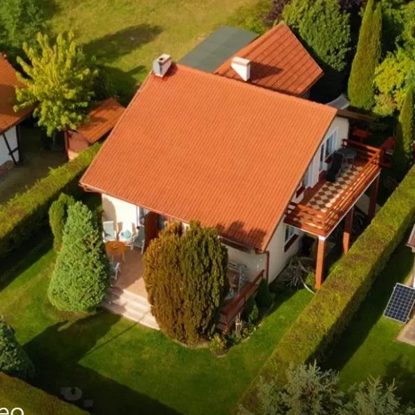 Holiday Home Kubus, hotell i Poddąbie