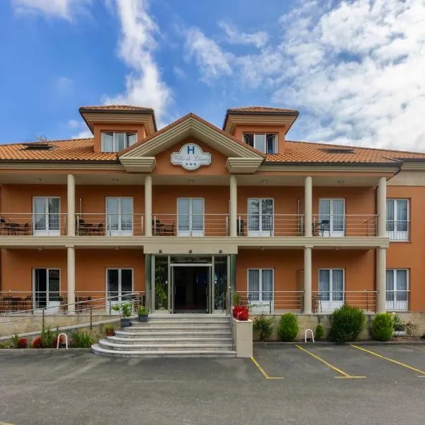 Villa De Llanes, hotel v destinaci Llanes