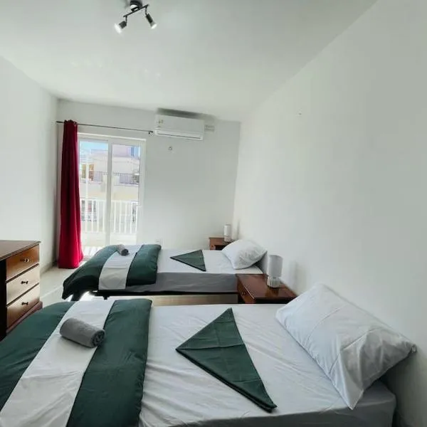 Coral Cove Comfort Apartment Room 3, hotel v destinaci St Paul's Bay