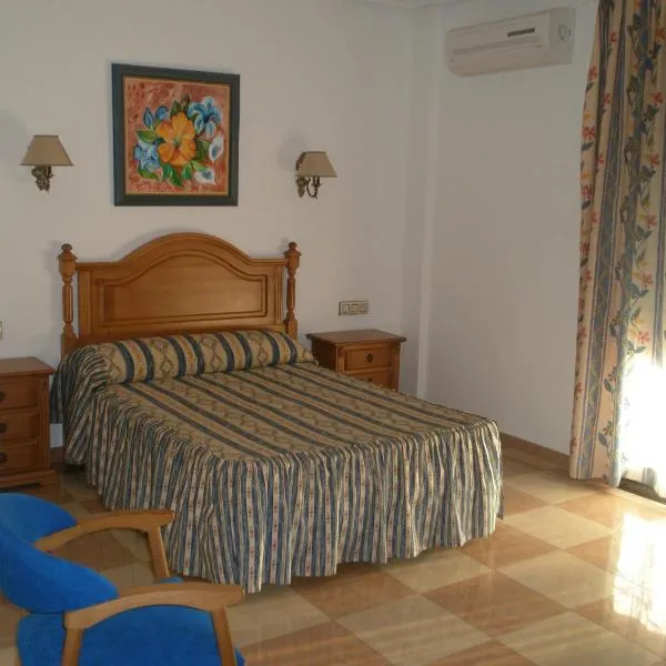 Hostal Los Rosales, hotel v destinaci Alcaraz