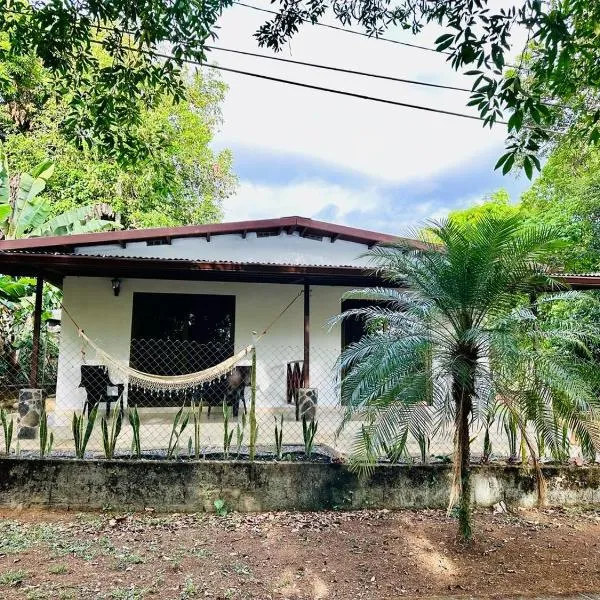 Cabañas Quebrada del Pueblo, хотел в Dolega