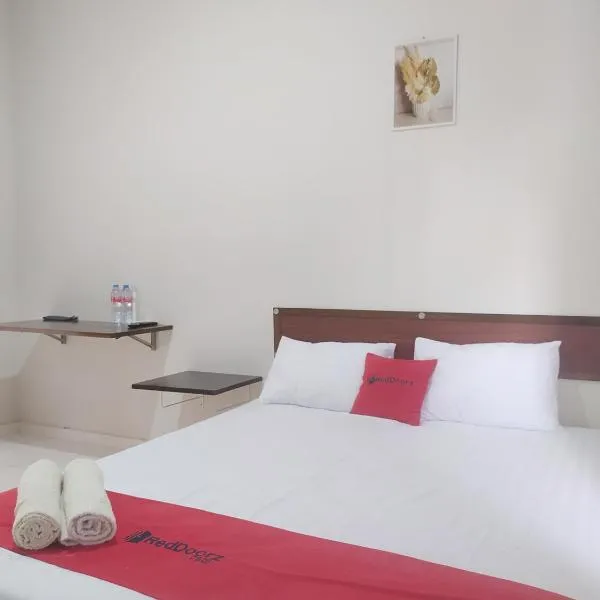 RedDoorz Syariah Near Stasiun Purwokerto, hotel v destinaci Purwokerto