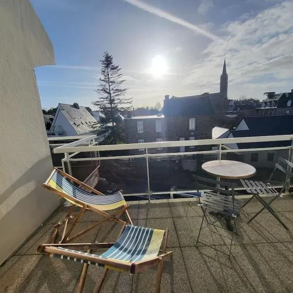 Studio "La Parenthèse", à 50 mètres de la plage, hotel in Saint-Quay-Portrieux