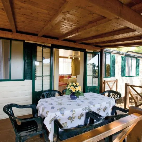 Camping Villaggio Santa Maria Di Leuca, hotel v destinaci Gagliano del Capo