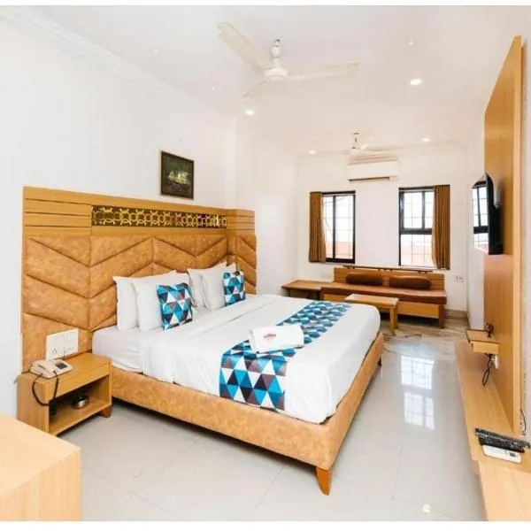 HOTEL GALAXY SURAT, hotel in Surat