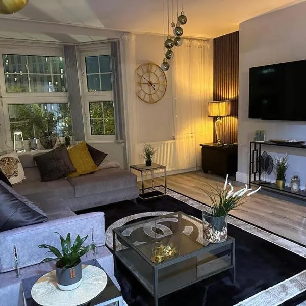 Flat Sleeps 2 with Parking, hotel v Birminghame