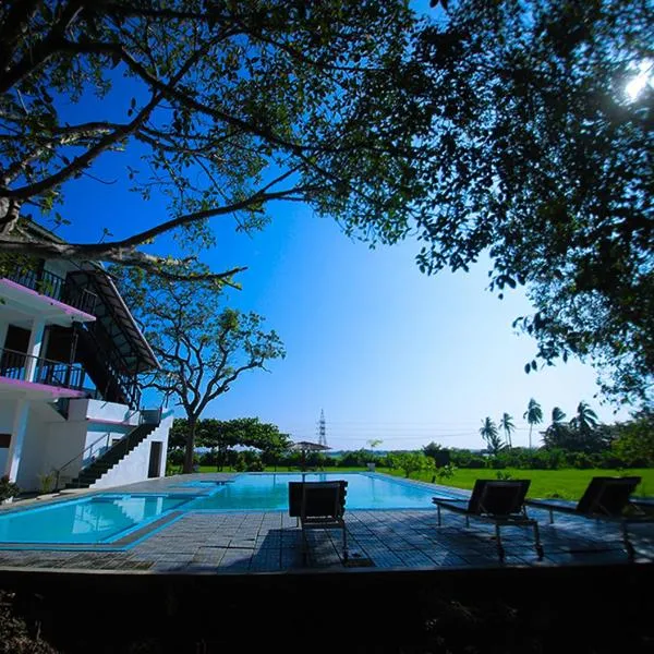 Birdsong Leisure Resort, hotel in Tissamaharama