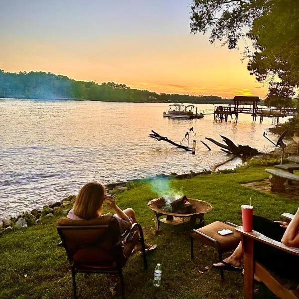 Serenity View Lakeside Retreat on Lake Murray, SC, hotel v destinaci Lake Murray Shores
