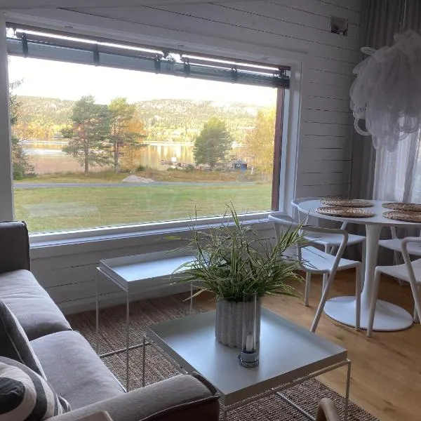 Peaceful and Scandinavian-style Guesthouse with Scenic Nature and Seaview, hotell i Köpmanholmen