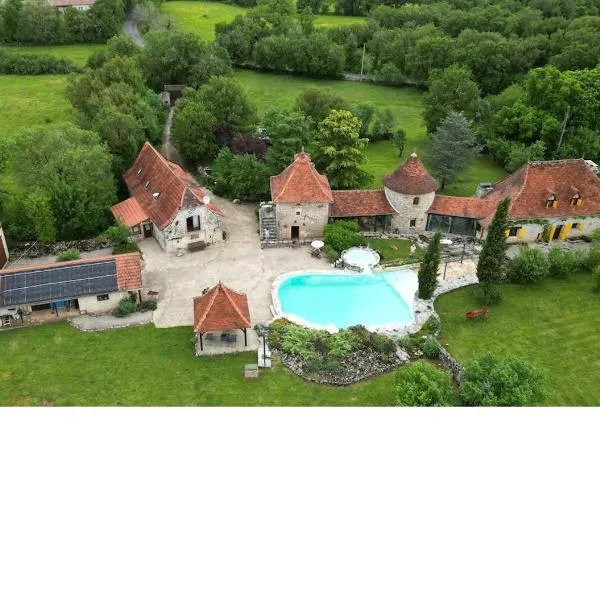 Les gites et chambres d'hôtes du Mas de bouzou, hotel v destinácii Grèzes