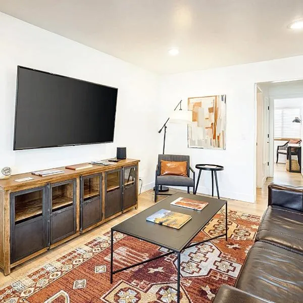 Near Downtown Stylish 2BR With Amazing Patio - 5, hotel v destinaci Moab