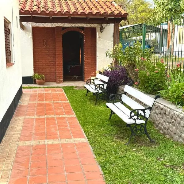 Habitacion con baño privado, hotel in Mina Clavero