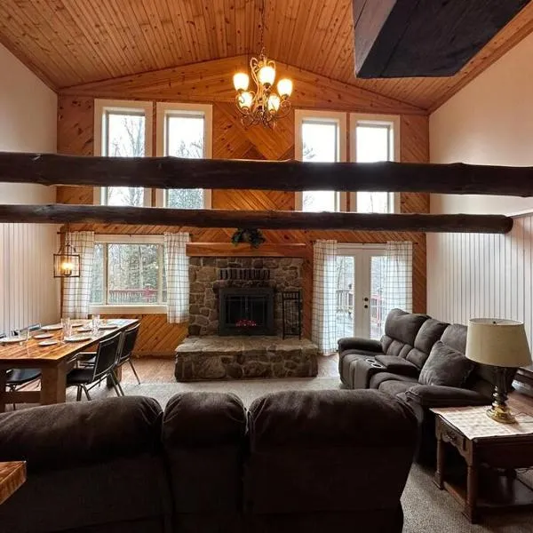 Weekend Getaway, Family vacation comfort cabin, hôtel à Guys Mills