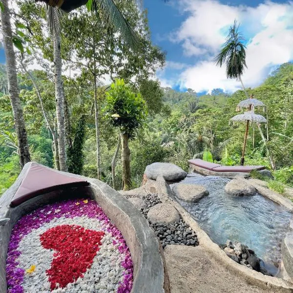Royal Kemala Villa - Jungle View with Private Pool – hotel w mieście Tampaksiring