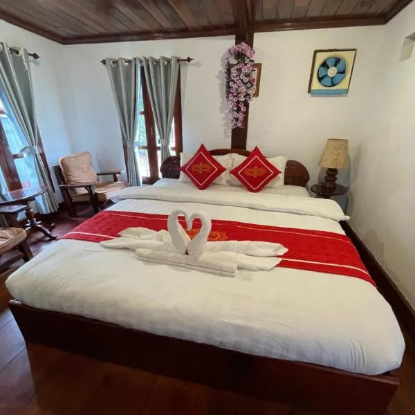 Luang Prabang - Villa Ouis Namkhan Riverside 2, hotel v destinaci Luang Prabang
