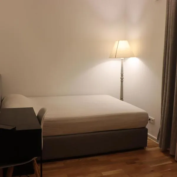 Cosy room near Berlin and close to Tesla Factory in Brandenburg, hôtel à Rüdersdorf bei Berlin