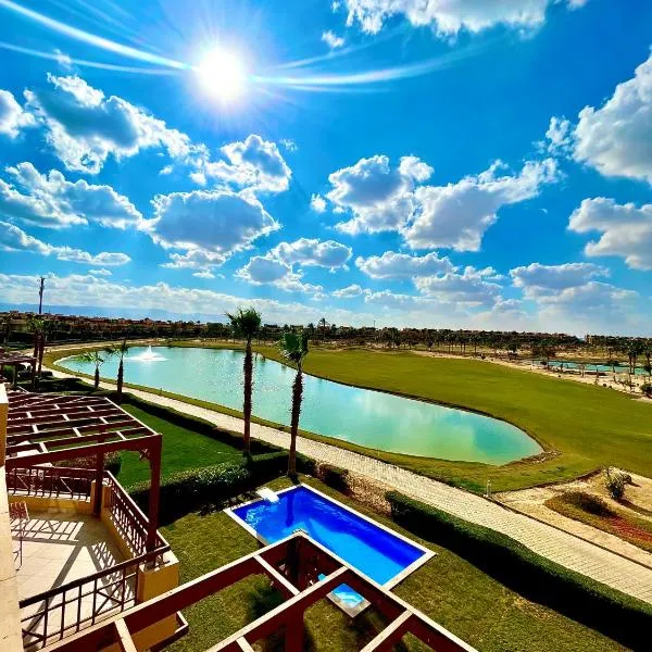 6 Brs Villa W/ Private Pool - Sandy beach - WiFi, hotel in Ain Sokhna