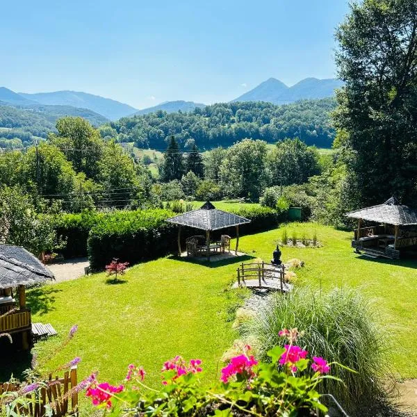 Camping-Gites Au songe du Valier, hotel v destinaci Seix