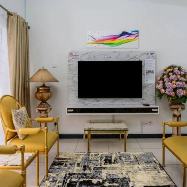 Shah Alam Golden Homestay 4 Rooms, 3 Bathrooms Seksyen 7 near uitm icity, hotel v destinaci Shah Alam