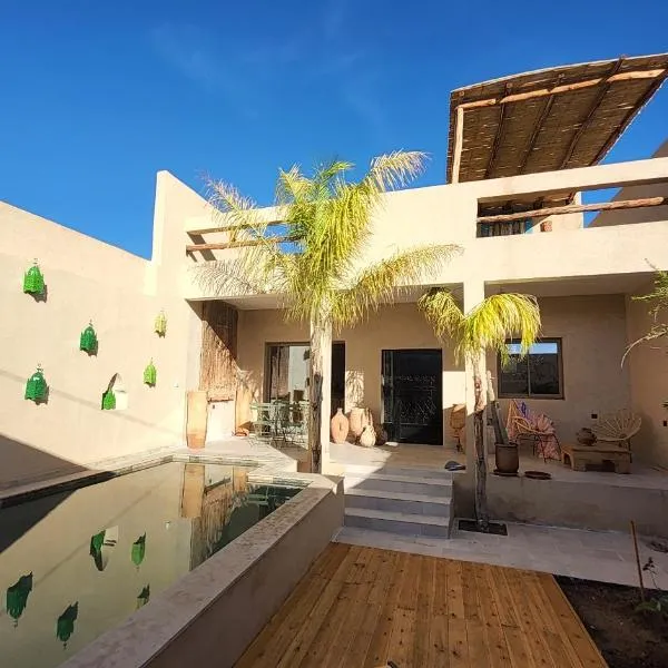 Villa AROMI, hotell i El Karia