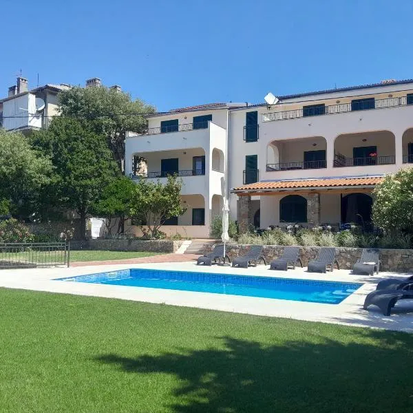 Guesthouse Ruža - apartments, hotel em Senj