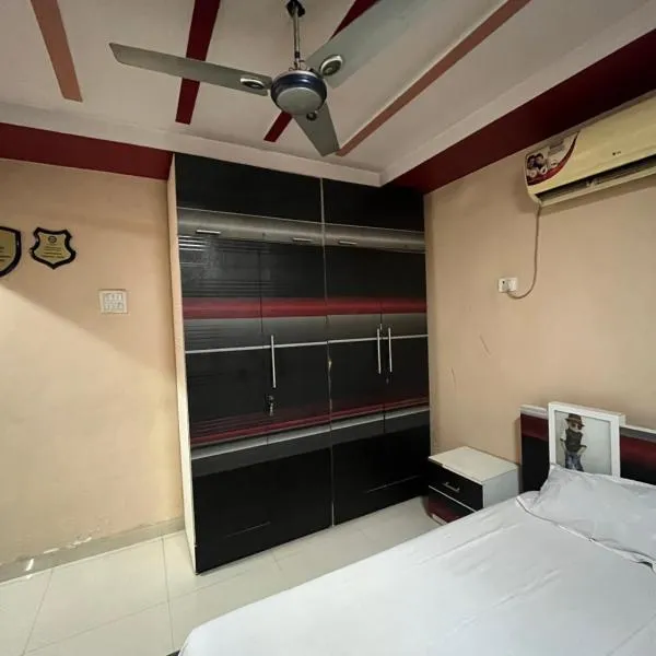 Private room in apartment, hotel in Mire