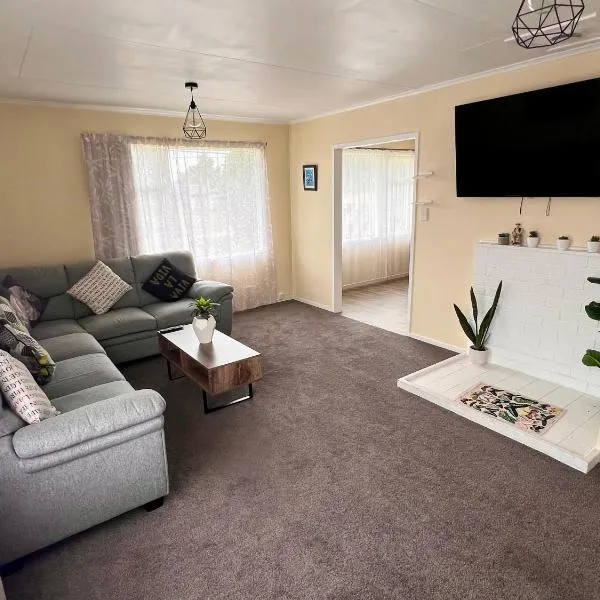 Spacious 3 BR near skyline-5 min walk, hotel di Rotorua