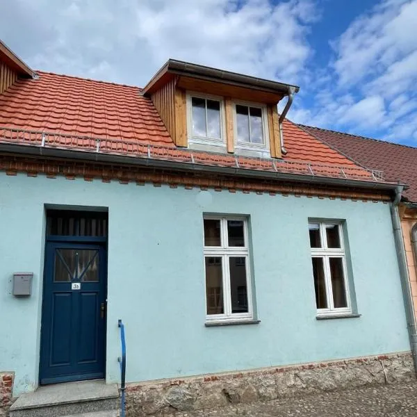 FeWo-Schloßstraße - Zum blauen Haus, hotel en Penkun