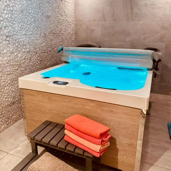 피네스트라트에 위치한 호텔 Casa Olivia, Luxurious Village House with Sauna and Jacuzzi