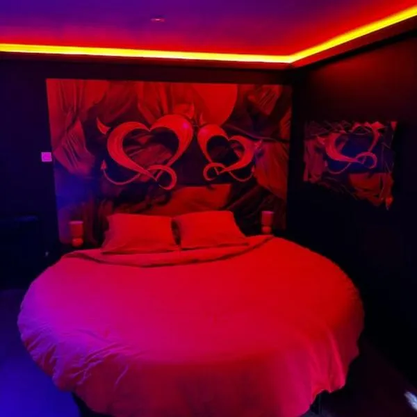 Love Room Passion – hotel w mieście Saint-Hilaire-de-Talmont