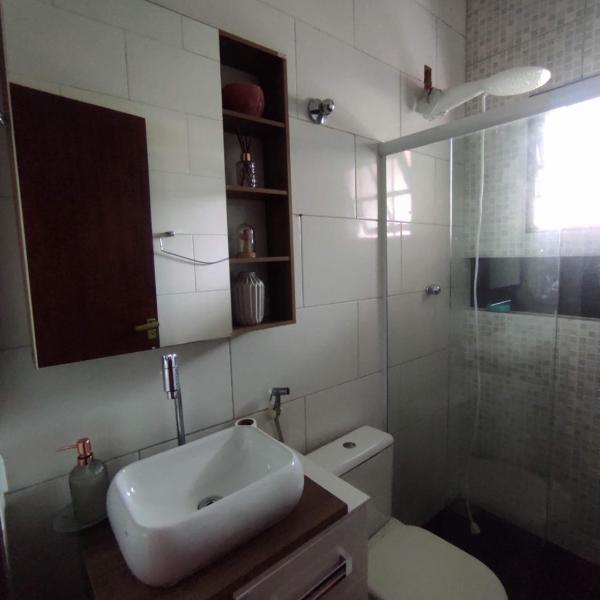 Casa 2 qtos, sendo suíte com cama Queen ar condicionado - Foto 3