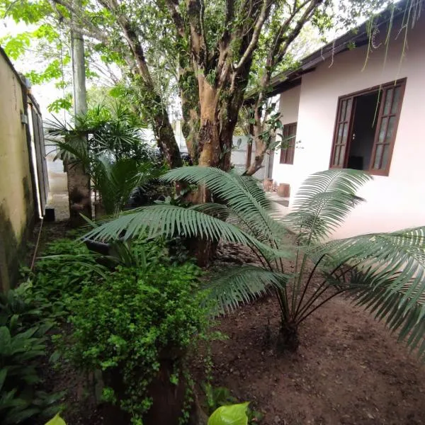 Casa 2 qtos, sendo suíte com cama Queen ar condicionado, hotel v destinaci Guapimirim