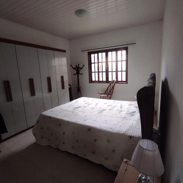 Casa 2 qtos, sendo suíte com cama Queen ar condicionado - Foto 2