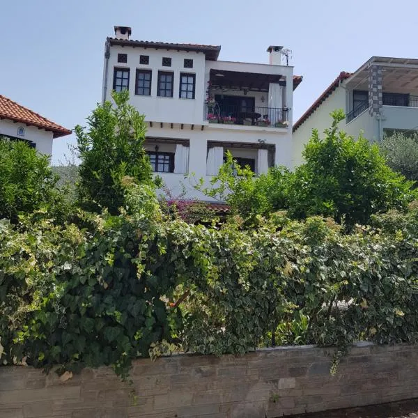 AMMOS & ASTERIAS FAMILY APARTMENTS, viešbutis mieste Kalamos