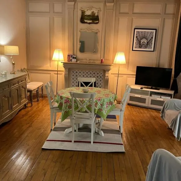EGLANTINE APPARTEMENT CENTRE HISTORIQUE DE DINAN, hotel v destinácii Dinan