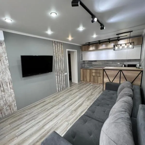 Apartment lux Tolstogo 90. Апартаменты люкс Толстого 90, hotel in Pavlodar