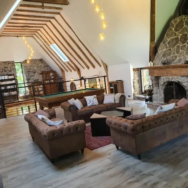 Les cailloux, hotel in Saint-Urcize
