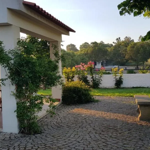 Alto do Sobreiro, hotel in Póvoa de Rio de Moinhos