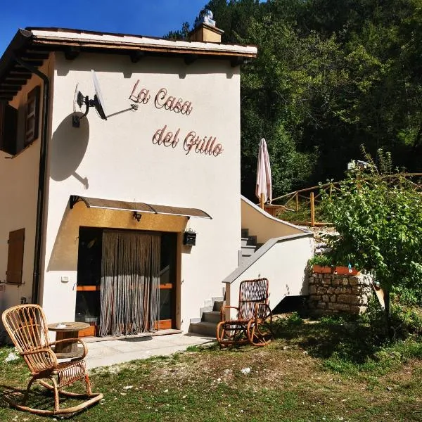 LA CASA DEL GRILLO - Valle del Menotre - Rasiglia, hotel em Orsano