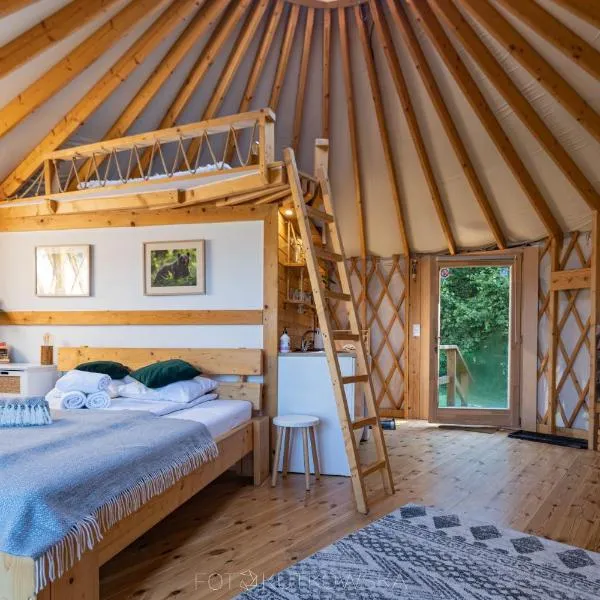 Jurty nad Sanem, hotel din Lutowiska