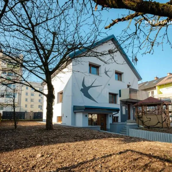 Vila Lastovka, Hotel in Ljubljana