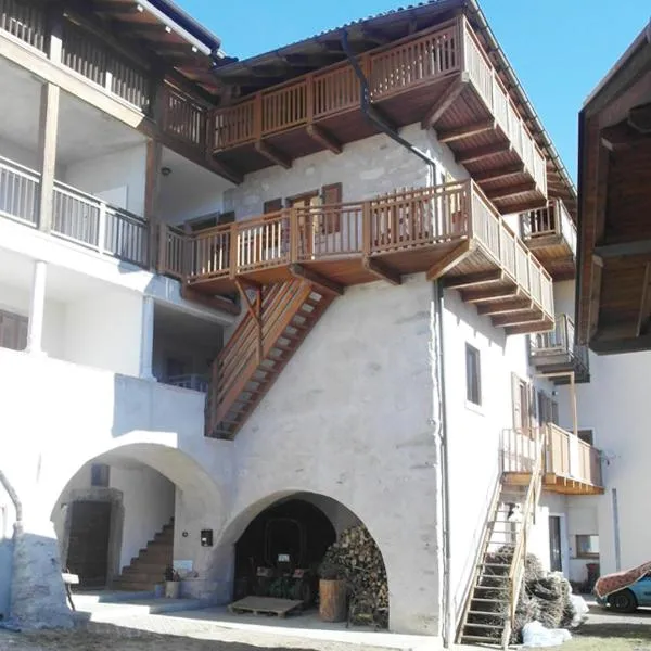 Gästezimmer Casa Lundo 52, hotel Comanóban