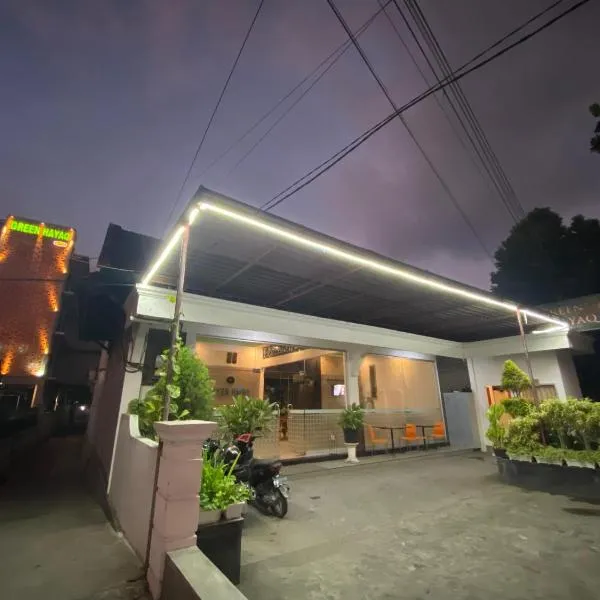 Viesnīca Green Hayaq Hotel pilsētā Selong